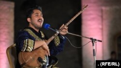 سید کبیر کمال آوازخوان جوزجانی که حالا مقیم کابل است.
