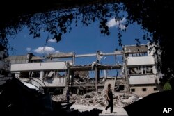 Зруйнований російською арміє Харківський педагогічний університет. Фотографія від 6 липня 2022 року