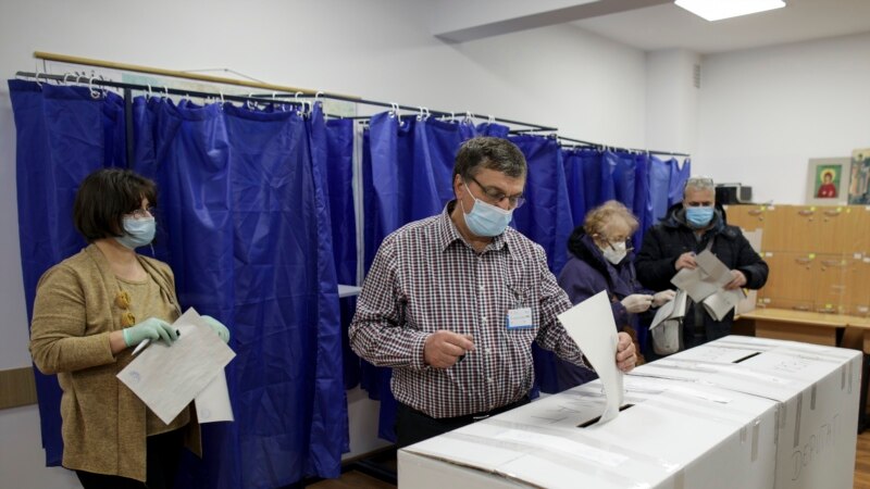 Građani Rumunije glasaju na parlamentarnim izborima