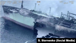 Cisterna navală ruseasca Arctic Metagaz, la scurt timp după exploziile din 3 martie.