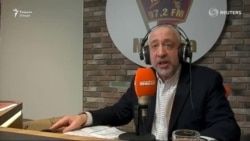 Пахши зиндаи "хурӯсҷанг"-и Максим Шевченко ва Николай Сванидзе