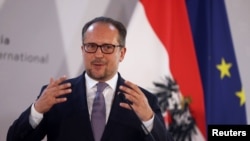 Alexander Schallenberg még osztrák külügyminiszterként Jerevánban 2021. június 25-én