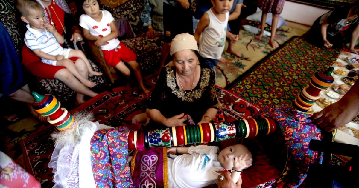 Юлия артқы бөлмеде трахает болды (орыс жеке қызметкері)