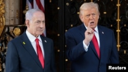 Predsednik SAD Donald Tramp sastao se sa izraelskim premijerom Bendžaminom Netanjahuom na Floridi u decembru 2025. Njih dvojica su se ponovo sastali iza zatvorenih vrata u Vašingtonu 11. februara 2026.