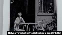 Виставка Вендули Халанкової, присвячена композитору Леошу Яначеку