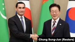 Türkmen prezidenti Serdar Berdimuhamedow we Günorta Koreýanyň prezidenti Lee Jae Mýung. 15-nji snetýabr, 2026 ý. Seul