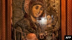 تصویری از مریم مقدس و عیسی مسیح در کلیسای مهد در بیت‌لحم 