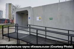 Мобільне укриття в Деснянському районі Києва