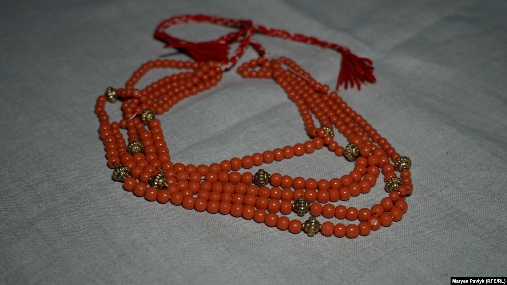 Сучасне коралове намисто