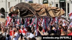 2020 йилнинг августида Минскда ўтган намойишлар.