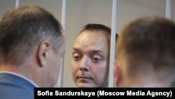 Jurnalistul Ivan Safronov în timpul procesului 