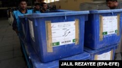 آرشیف، انتقال صندوق‌های حاوی اوراق رأی و مواد حساس به کمیسیون مستقل انتخابات. 