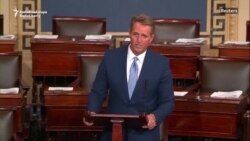 Jeff Flake: „Comportamentul nesăbuit, scandalos și nedemn a ajuns să fie scuzat”