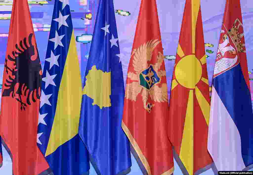 БУГАРИЈА - Лидерите на земјите членки на Европската унија (ЕУ) и на Западен Балкан ќе се сретнат на 10 ноември на Самит во Софија, кога треба да биде усвоен планот за реализација на регионалната економска област.