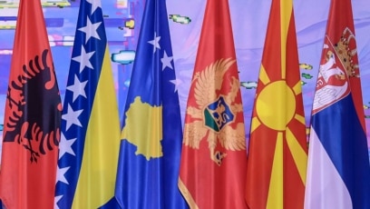 Pitanja nacionalnog identiteta i dalje su u prvom planu u većini zapadnobalkanskih država, manipulisanje podjelama i strahovima od različitih nacionalnih grupa je faktor organizovanja, navodi se u izvještaju Atlantskog saveza Crne Gore koji je predstavljen 28. jula u Podgorici