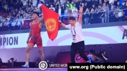 Асан Жанышов жеке машыктыруучусу менен. Бишкек.