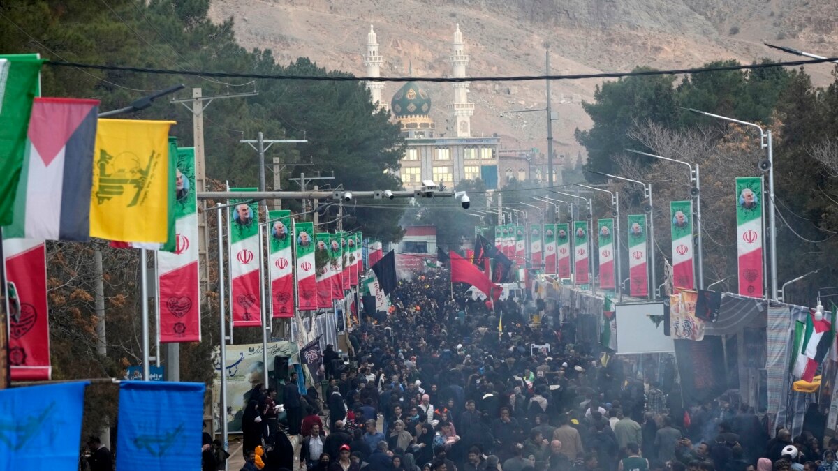 В четвъртък Ислямска държава (ИДИЛ) пое отговорността за двете експлозии