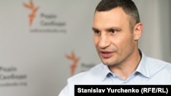 «Те, що одноразове, є спеціальний протокол утилізації, для того, щоб не було розповсюдження інфекції», – сказав Віталій Кличко