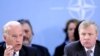 Жо Байден НАТО кеңешинин жыйынында сүйлөп жатат.Брюссель, 10-март, 2009-ж.