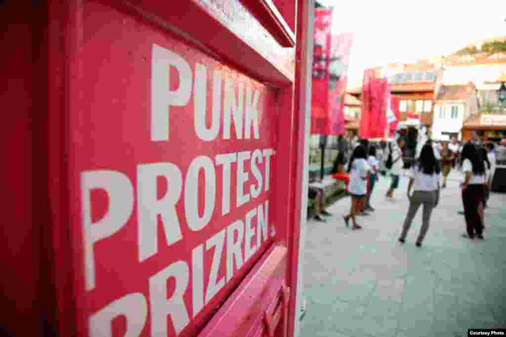 Moto ovogodi&scaron;&scaron;njeg festivala je bio &quot;Punk protest Prizren&quot;