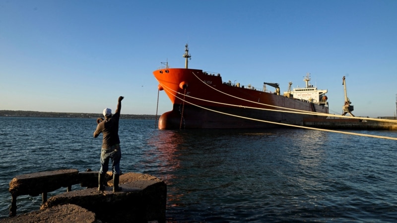 Підсанкційний нафтовий танкер РФ зайшов у води Куби, ймовірно, з дозволу США