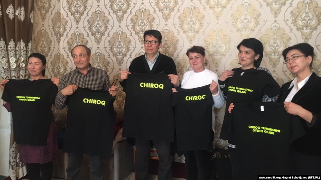 Нукусдаги мажбурий меҳнат мониторинги билан шуғулланувчи "Чироқ" нодавлат ташкилоти фаоллари.