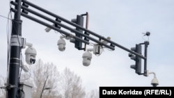 სახელმწიფო სათვალთვალო სისტემებისთვის ძირითადად ჩინურ ტექნოლოგიებს იყენებს.