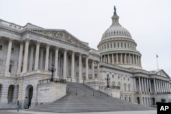 Конгрес США наразі не виділив Україні 60 мільярдів доларів нового пакету допомоги. Сенат добро дав, але не Палата представників