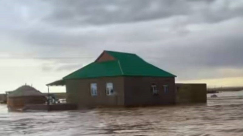 Tagtabazar we Änew sil suwlaryndan ejir çekýär: Jaýlara, köçelere, ownuk mallara we ekerançylyga zeper ýetdi