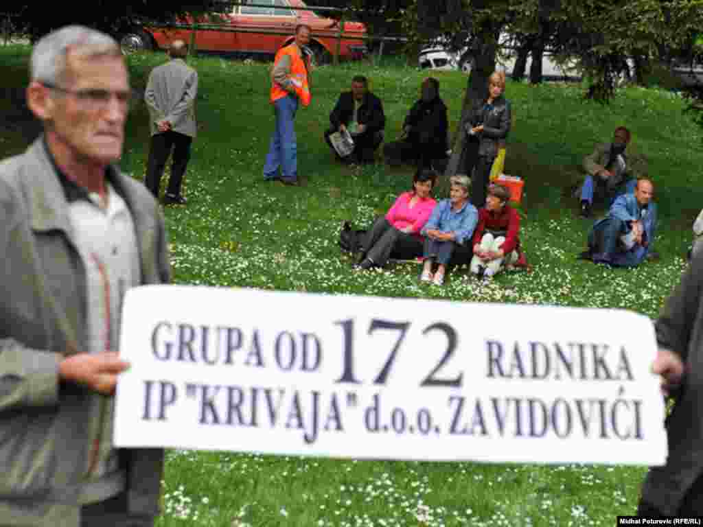 BiH - Protest radnika ¨Krivaja¨ Zavidovići ispred zgrade Vlade BiH, Sarajevo, 18.05.2011. Foto: RSE / Midhat Poturović