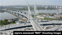 Четвертый мост через Обь открыт, но не достроен