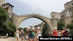 Turisti u Mostaru, juni 2021. 
