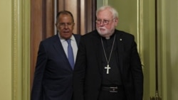 Кардинал Річард Галлагер (праворуч) та глава МЗС Росії Сергій Лавров. Москва, 25 серпня 2026 року