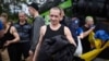 Prizonieri de război ucraineni după eliberarea din Rusia, pe 12 iunie, într-un loc nedivulgat. (Sursă: Președinția Ucrainei)