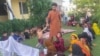 له ماموندو بې کوره شوي وايي له مرستو بې برخې دي