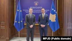 Kosovski ministar inostranih poslova Glauk Konjufca i specijalni izaslanik EU za dijalog Peter Sorensen.