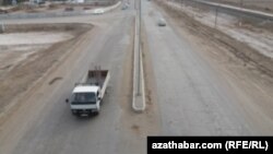 Türkmenabadyň Azatyk köçesi