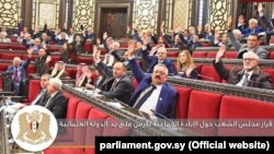 Parlamentul sirian a adoptat o rezoluție care condamnă și recunoaște „genocidul comis împotriva armenilor de către statul otoman la începutul secolului XX”, a scris legiuitorul sirian joi, pe site-ul său 