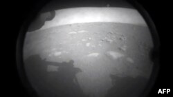 Перше фото марсоходу Perseverance на Марсі, 18 лютого 2021 року