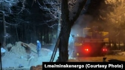 Сантэхнічная брыгада на выкліку пры начной аварыі ў Жодзіне