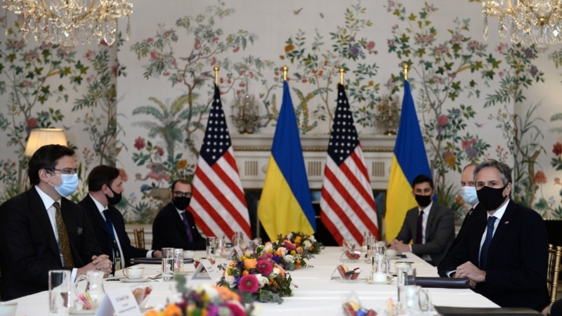 Госсекретарь США встретился с главой МИД Украины для обсуждения российской эскалации в Крыму и на Донбассе (+фото)