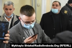 Сергія Стерненка засудили до понад семи років ув’язнення і взяли під варту в залі суду. Він планує оскаржувати вирок