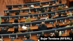 Deputetët e shumicës parlamentare në seancën për presidentin. 28 prill 2026