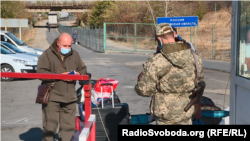Пункт пропуску на кордоні України і Росії у селищі Мілове