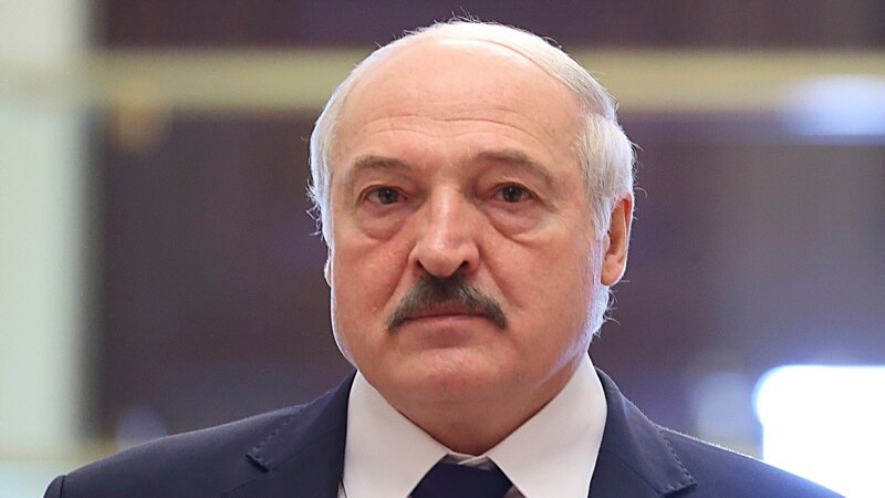 На беларускім ТБ Лукашэнку проціпаставілі тым лідэрам, хто падчас пандэміі «схаваўся ў бункеры»