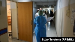 Pamje nga Spitali në Gjilan, në pjesën ku trajtohen të infektuarit me koronavirus.