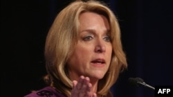 Дебора Джеймс