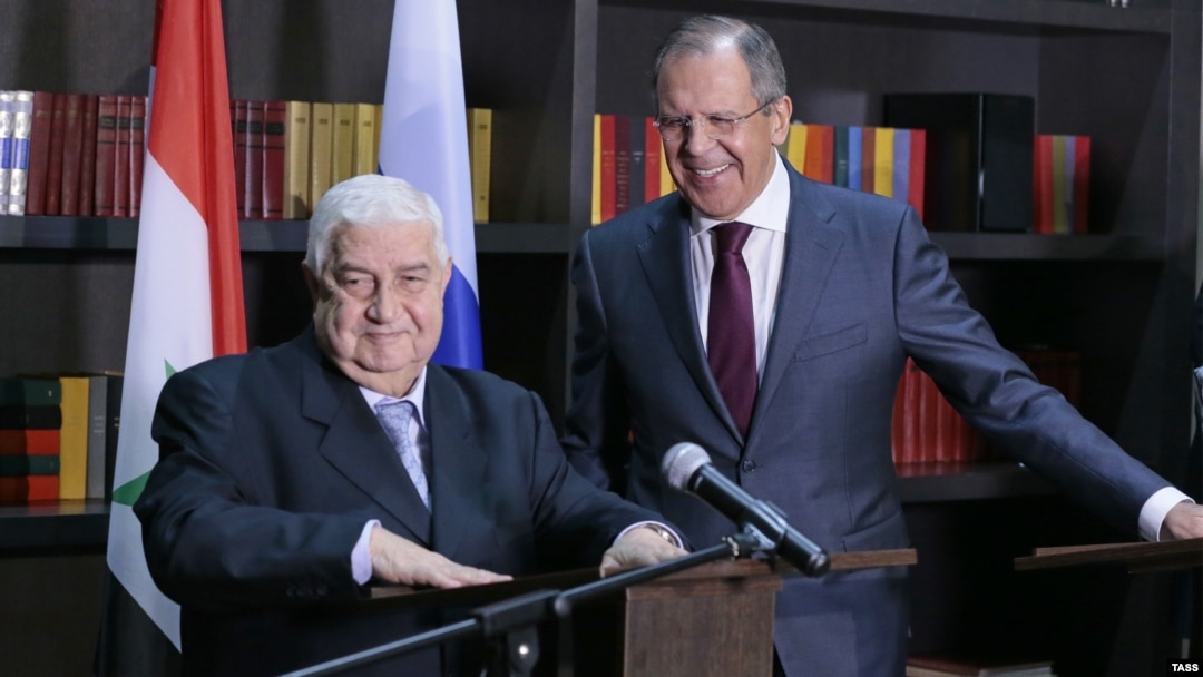 Syrian Foreign Minister Walid Muallem (left) and his Russian counterpart, Sergei Lavrov, give a joint press conference following their talks in Sochi on November 26.