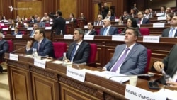 Նորընտիր խորհրդարանը սկսեց աշխատանքները առանց կաթողիկոսի օրհնության