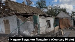 Наслідки «шахідної» атаки, район Просяної Дніпропетровської області, листопад 2025 року. Надано воєнним документалістом Богданом Пападіним